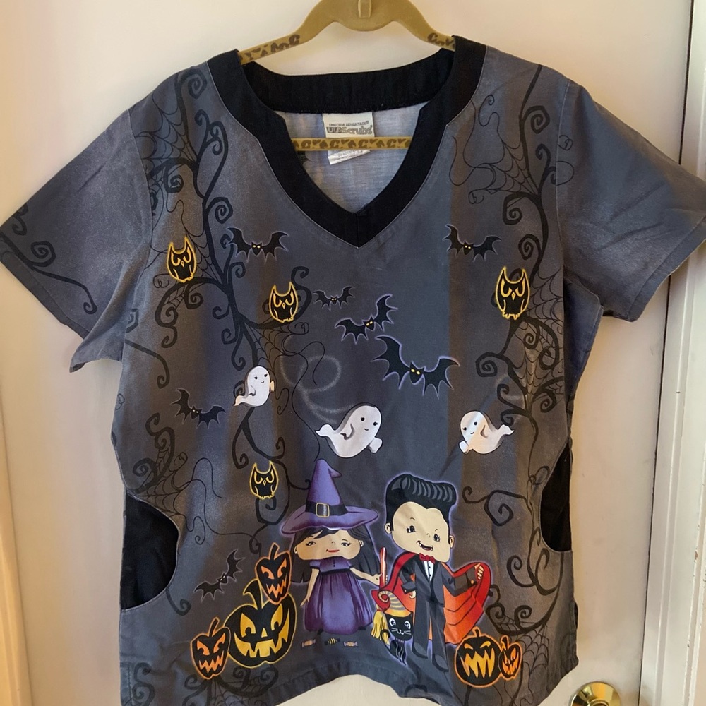 UA Scrubs Halloween Top - Gray with Ghosts and Pumpkins